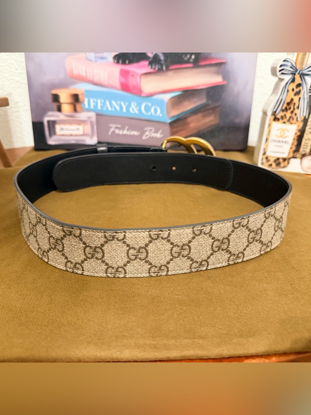 Gucci Black and Gold belt - Picture 6 of 8